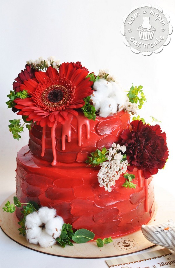 Свадебный красно-бордовый торт