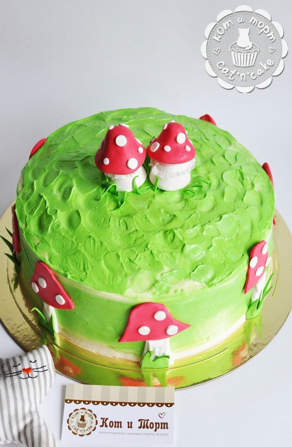 Торт с двумя грибочками