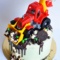 Торт с игрушечным трактором