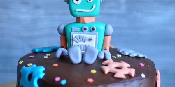Торт с шестерёнками и роботом