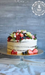 «Голый» торт с ягодами и фруктами