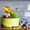 Торт с двумя динозаврами