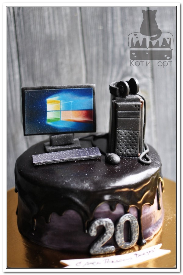 Чёрный торт-компьютер