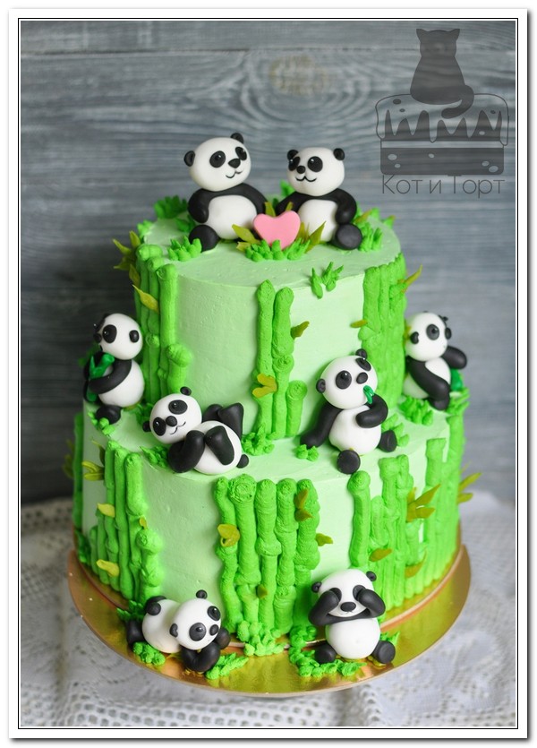 Зеленый двухъярусный торт с пандами