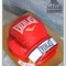 Красный торт «Боксёрская перчатка»