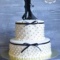 Стильный свадебный двухъярусный торт