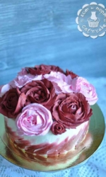 Торт с кремовыми розами