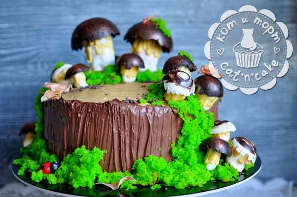 Торт «Пень с грибами»
