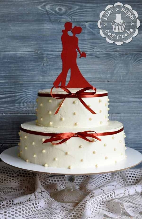 Стильный свадебный белый торт