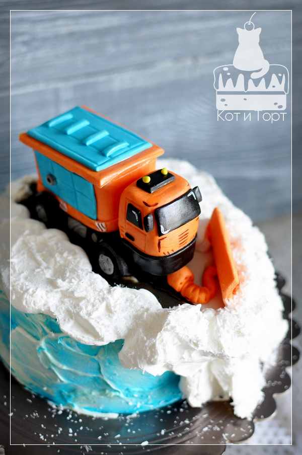 Торт со снегоуборочной машиной