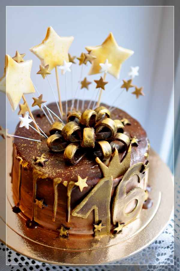 Шоколадный торт со звёздами