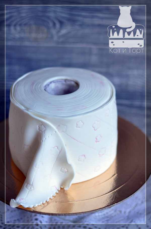 Торт-рулон туалетной бумаги