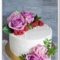 Торт с розами и малиной